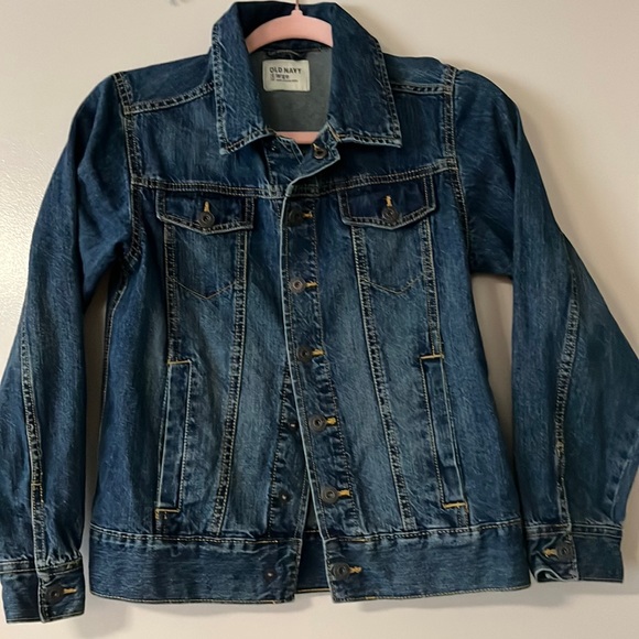 Old Navy Large jean jacket. Excellent used condition. 100% cotton. Med/dark blue - Picture 1 of 10